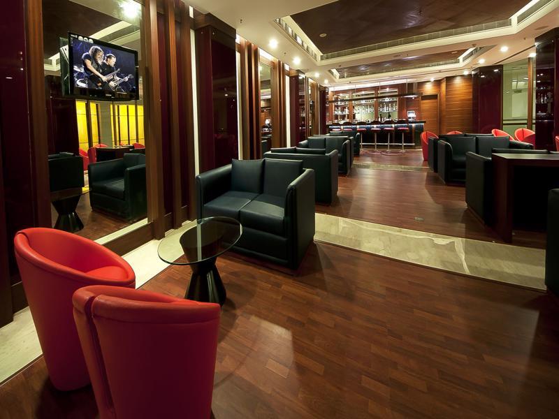 The Golden Plaza Hotel Panchkula Eksteriør billede