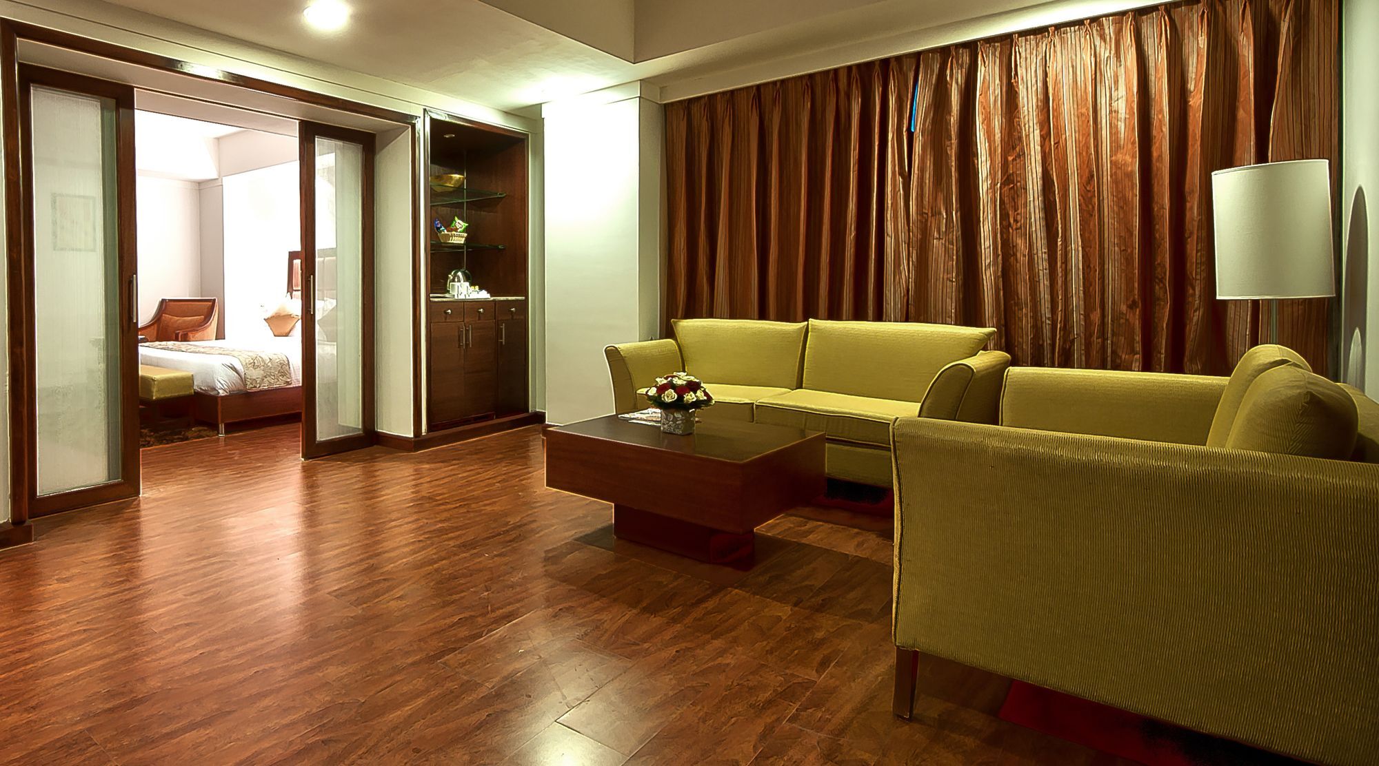 The Golden Plaza Hotel Panchkula Eksteriør billede