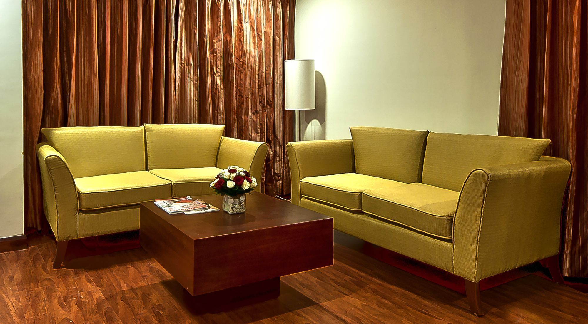 The Golden Plaza Hotel Panchkula Eksteriør billede
