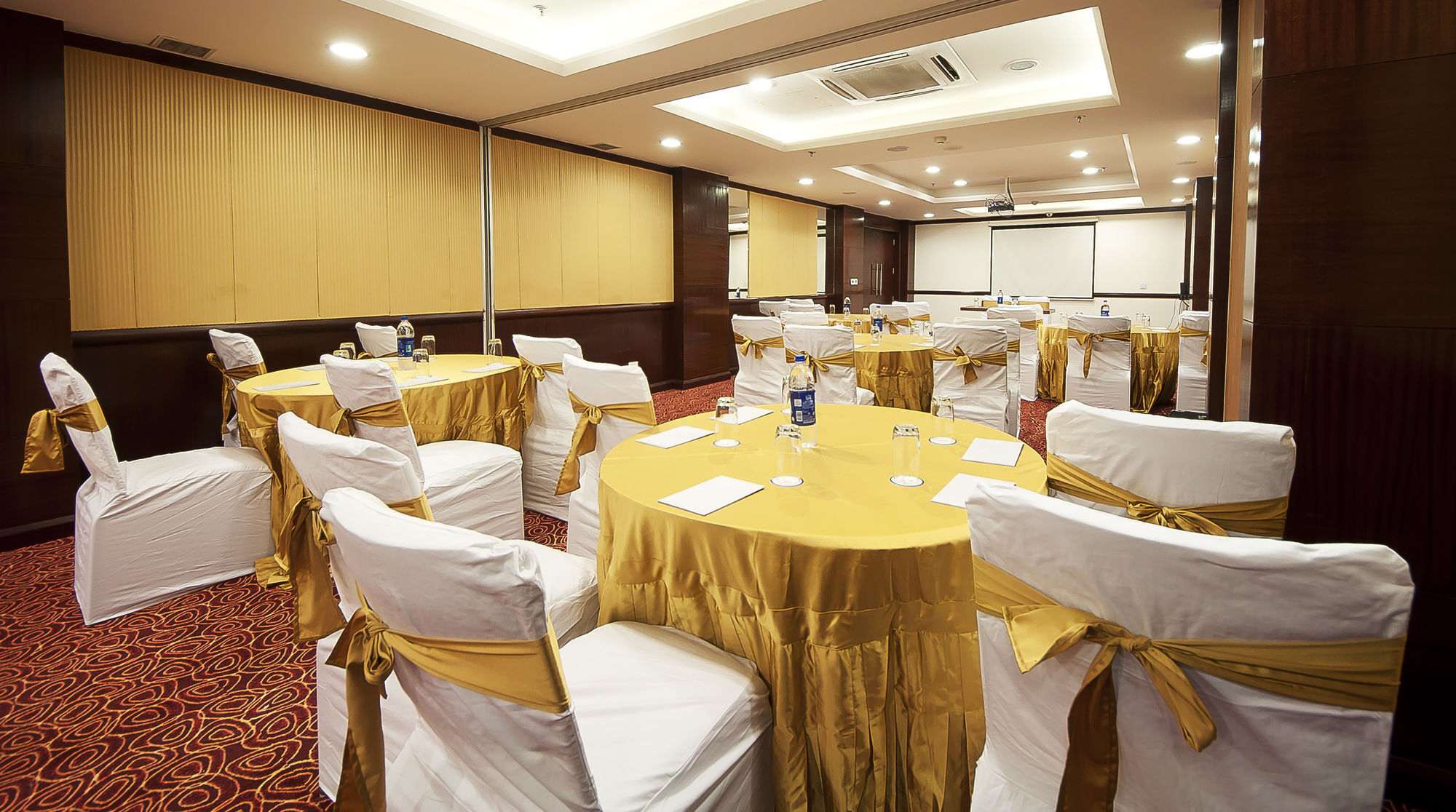 The Golden Plaza Hotel Panchkula Eksteriør billede