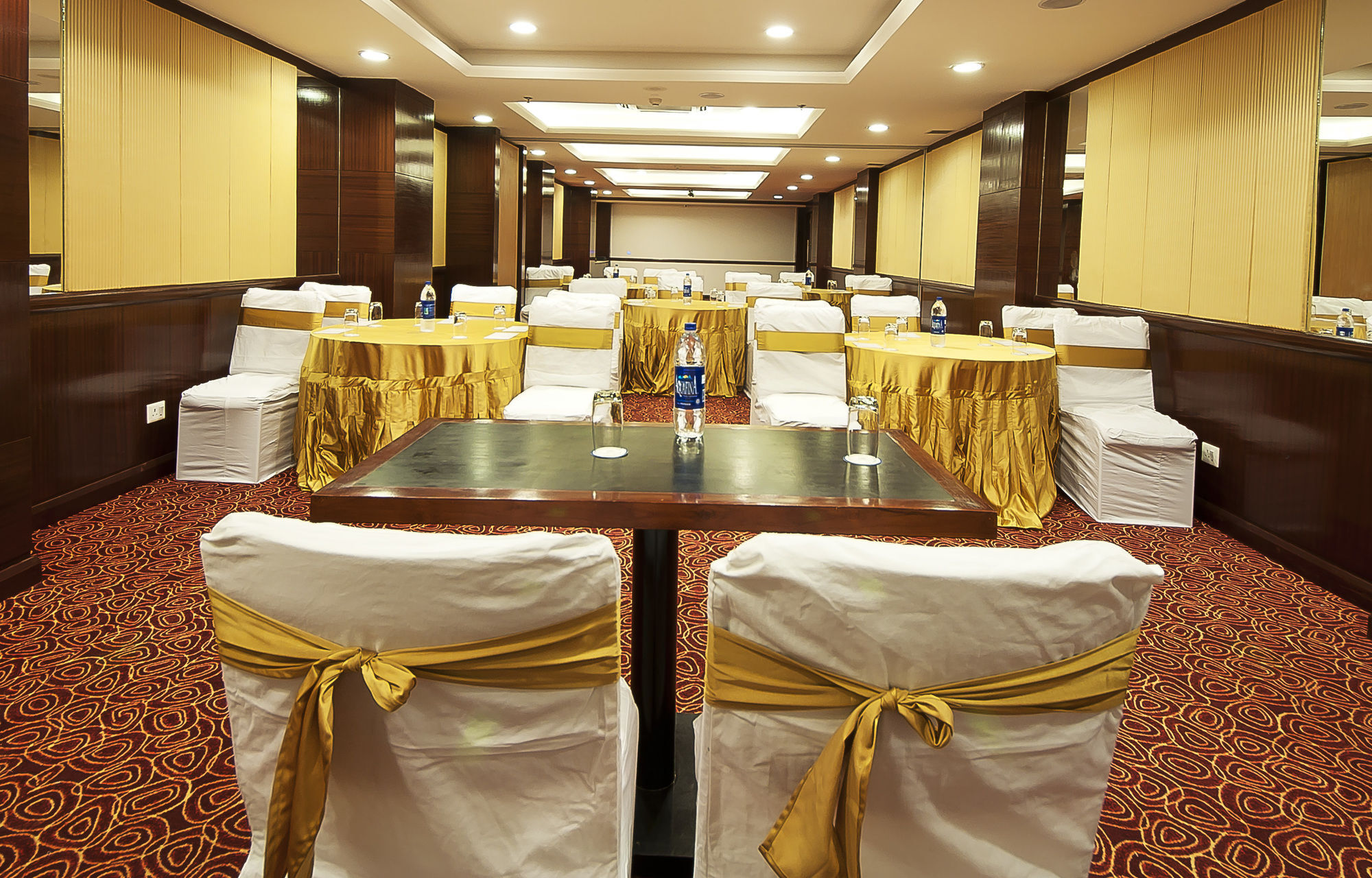 The Golden Plaza Hotel Panchkula Eksteriør billede