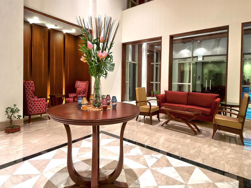 The Golden Plaza Hotel Panchkula Eksteriør billede