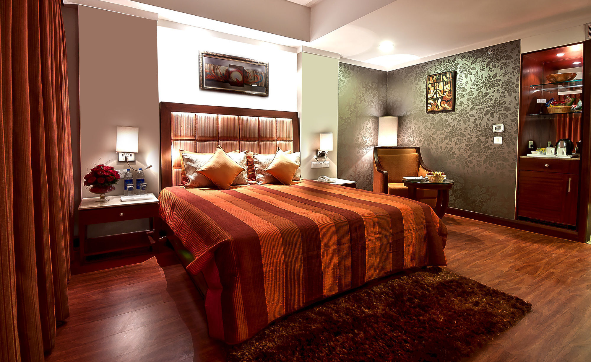 The Golden Plaza Hotel Panchkula Eksteriør billede